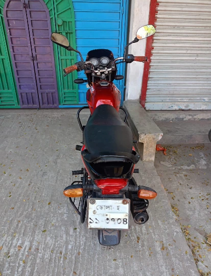 বাজাজ প্লাটিনা 100